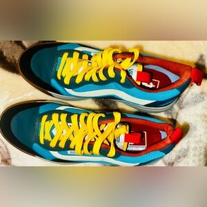 Vans Teal &Yellow Athletic Sneakers! UNISEX size 9.5 Men’s & US Women’s size 11.